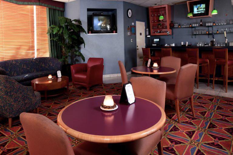 Delta Hotels By Marriott Orlando Lake Buena Vista Restoran gambar